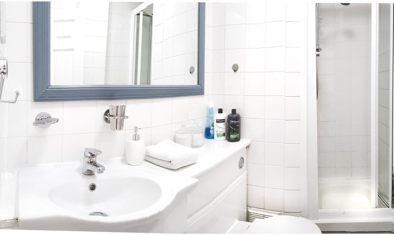 TERRACE 2 BEDROOM APARTMENT- WIFI-Covent Garden Apartment London