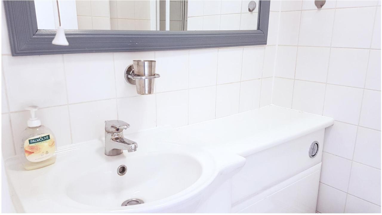 TERRACE 2 BEDROOM APARTMENT- WIFI-Covent Garden Apartment *